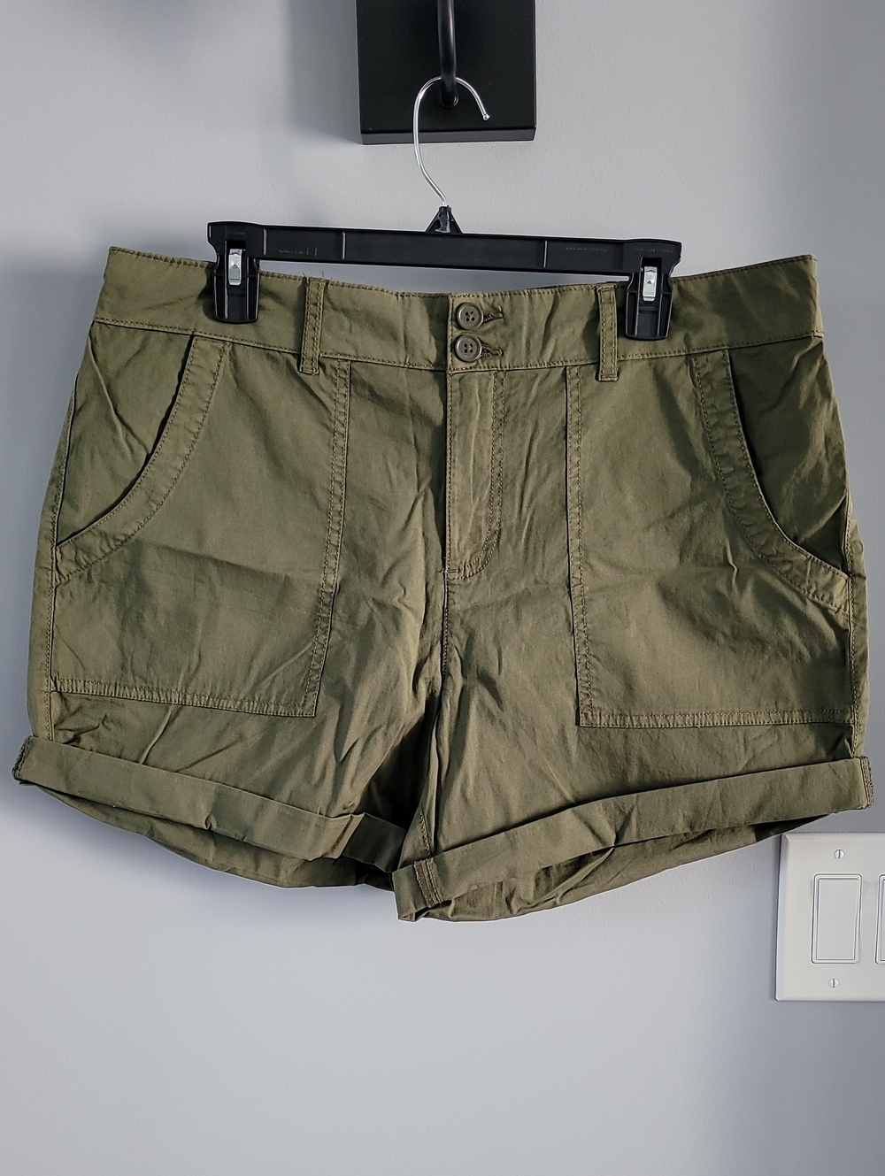 Sanctuary Olive Green Utility Roll-Cuff Shorts